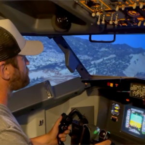 Man flying boeing 737 simulator
